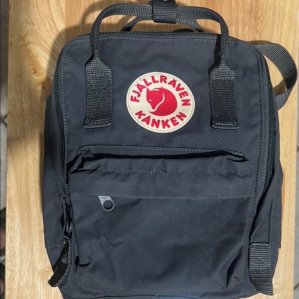 Kånken Charcoal grey mini backpack